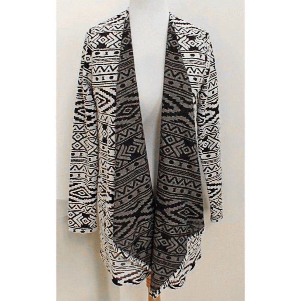 American Eagle Outfitters Women's Black & White Aztec print Open Front Cardigan
